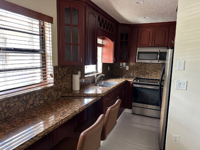 Photo - 2550 W 60th St