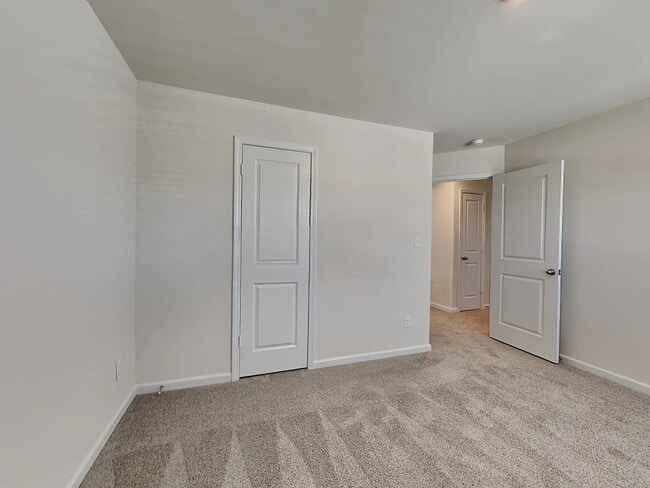 Photo - 267 Limestone Cir