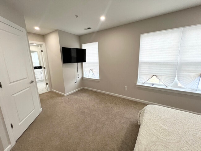 Photo - 4833 Gunther St