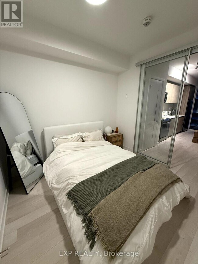 Photo - 357 King St W Unit 1506