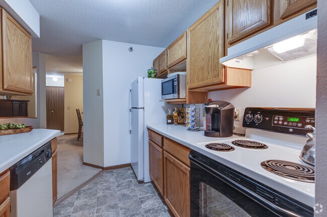2BR, 2BA - 1,095SF - Kitchen