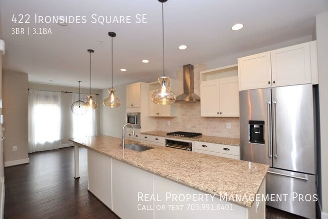 Photo - 422 Ironsides Square SE
