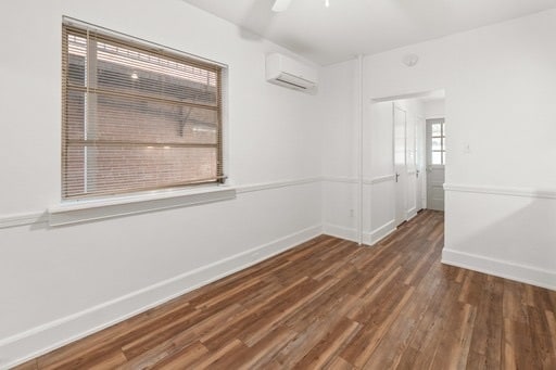 Photo - 104 W 3rd St