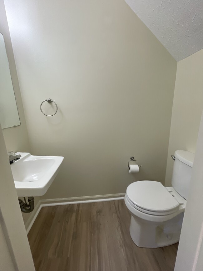 Photo - 156 Cedar Crest Dr