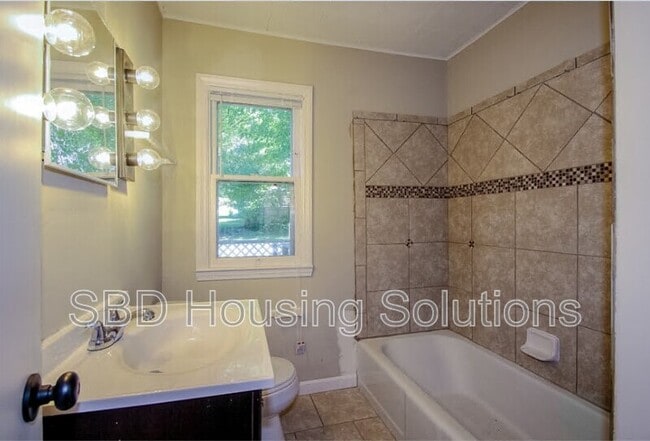 Photo - 1335 N Osage St