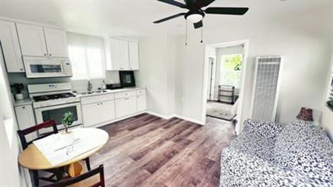 Photo - 759 N Caswell Ave Unidad D