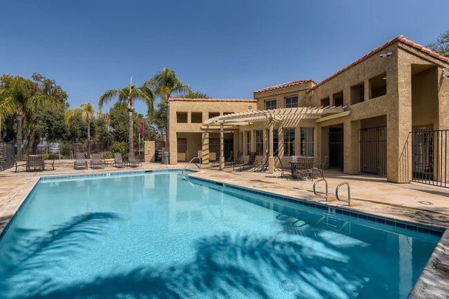 Villagio Apartments