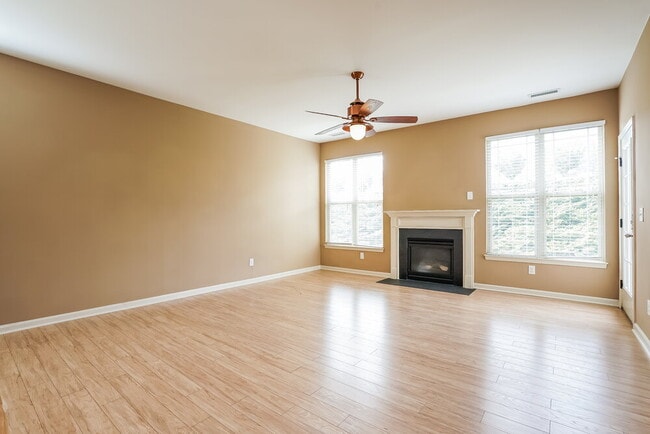 Photo - 34 Wensley Ct