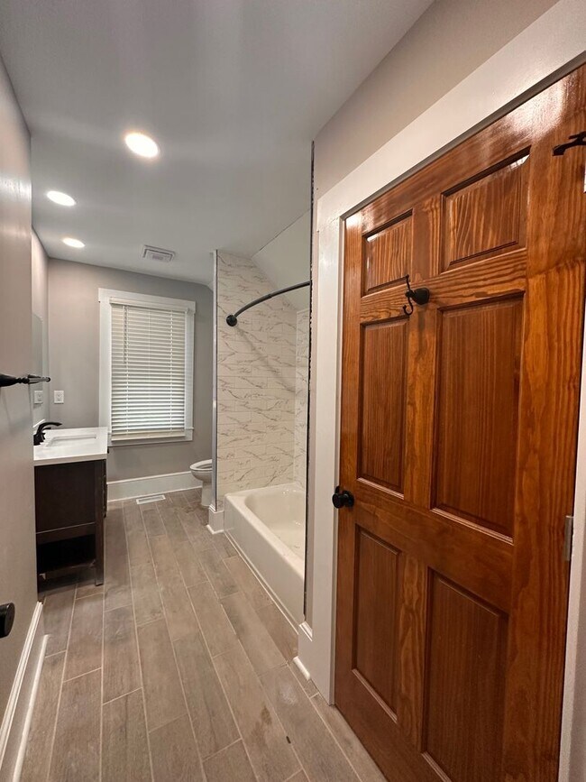 Photo - 2568-2570 Deming Ave. Unidad 2568