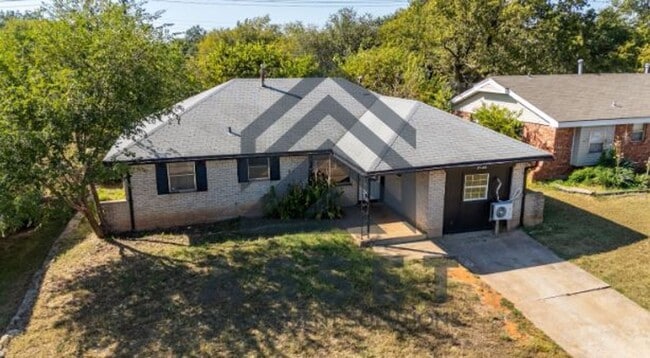 Photo - 4 bedroom 1 bathroom home in Midwest City!