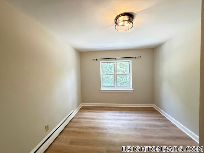 63 Selkirk Rd Unit 6