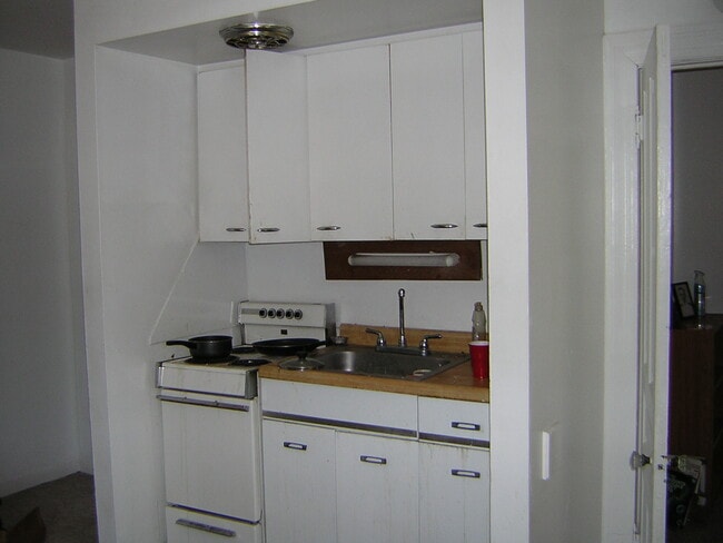 Building Photo - 535 Packard St Unit 1 Rental