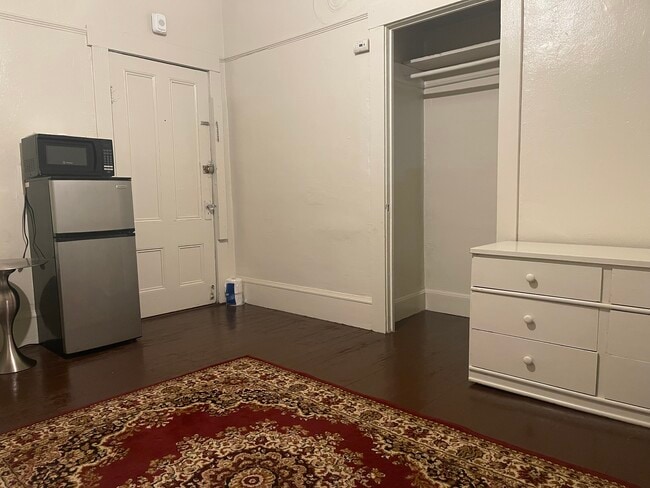 Photo - 1086 41st St