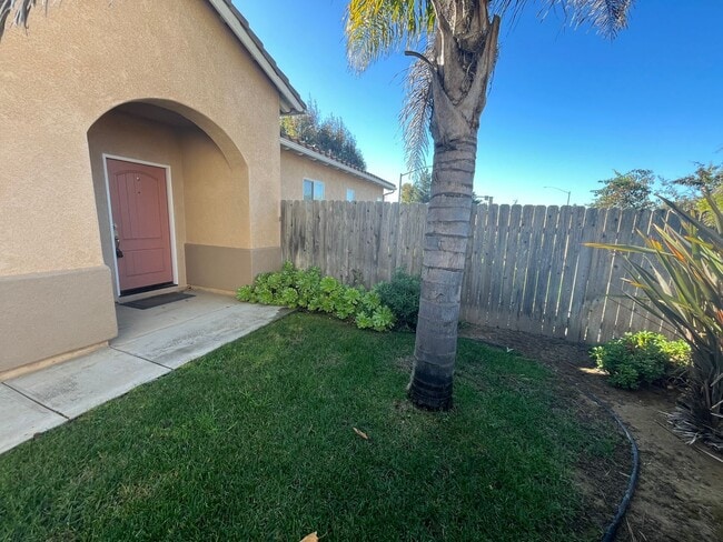 Photo - 2753 Stephen Pl