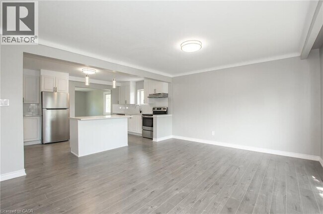 Photo - 2 Wolfdale Pl