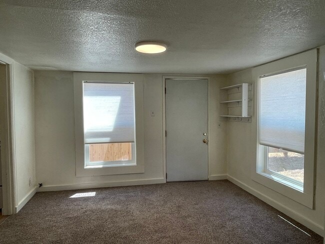 Photo - Great 1 Bedroom 1 Bath Cottage-ALL UTITLITES INCLUDED, except Power