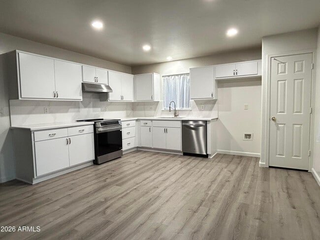 Photo - 10542 W Alvarado Rd
