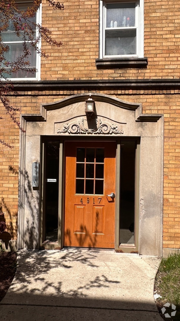 Building Photo - 4917 N Avers Ave Unit GB Rental