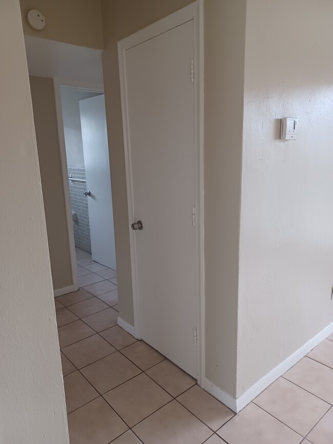 Photo - 5900 NW 16th Pl Unit 2