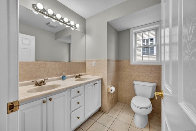 Photo - 26 Roger Ave