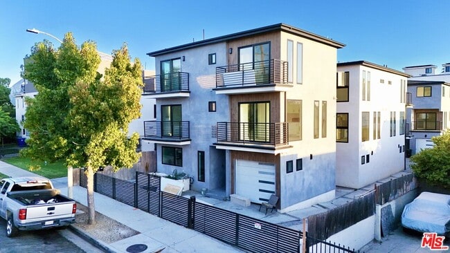 Photo - 4642 St Elmo Dr