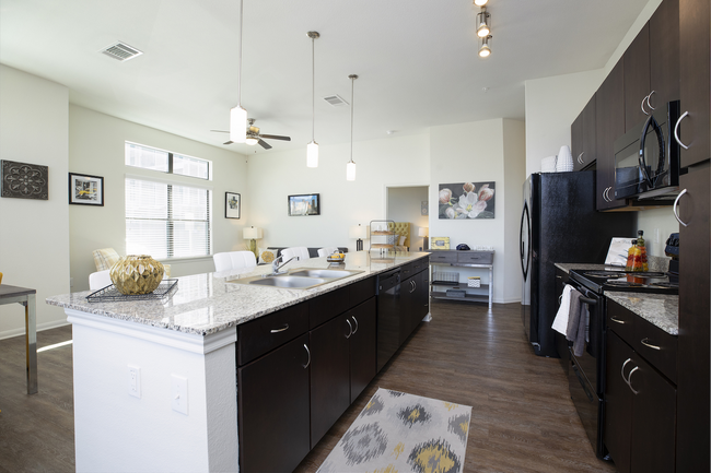 Building Photo - Hot Deal: 1 Month + Waived Fees! Unit HM1 Rental