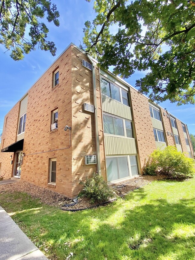 Robinwood Apartments