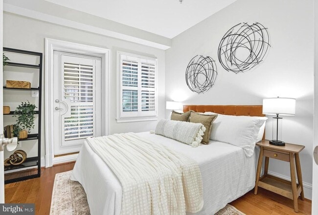 Photo - 1448 Harvard St NW Unidad 3
