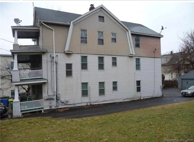 Building Photo - 79 Robbins St