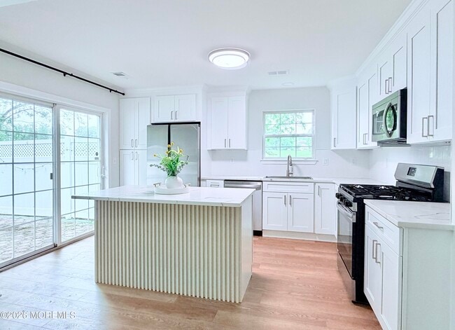 Photo - 1 Whitemarsh Dr
