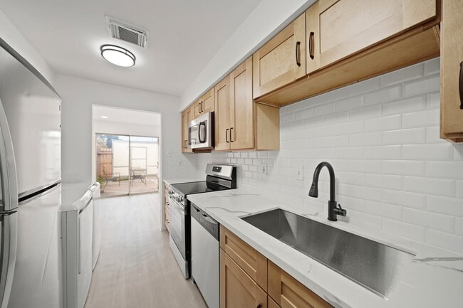 Photo - 7949 Ellinger Ln