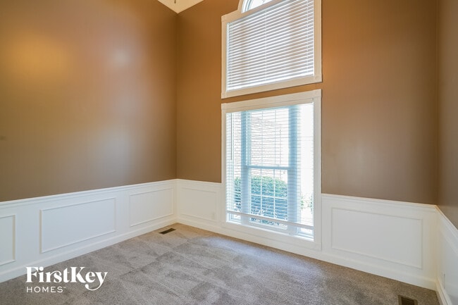 Photo - 115 Gallant Ct