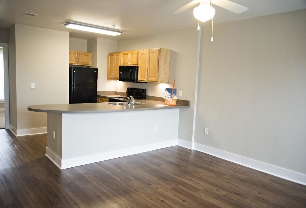Photo - Robertson Apartments