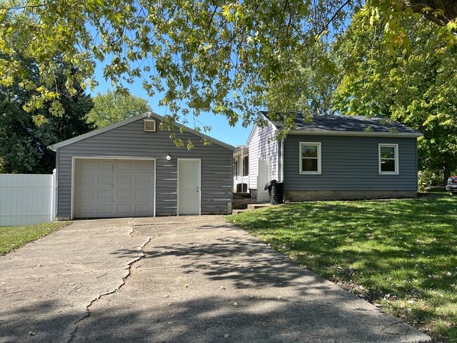 Photo - 3591 Harry Truman Dr