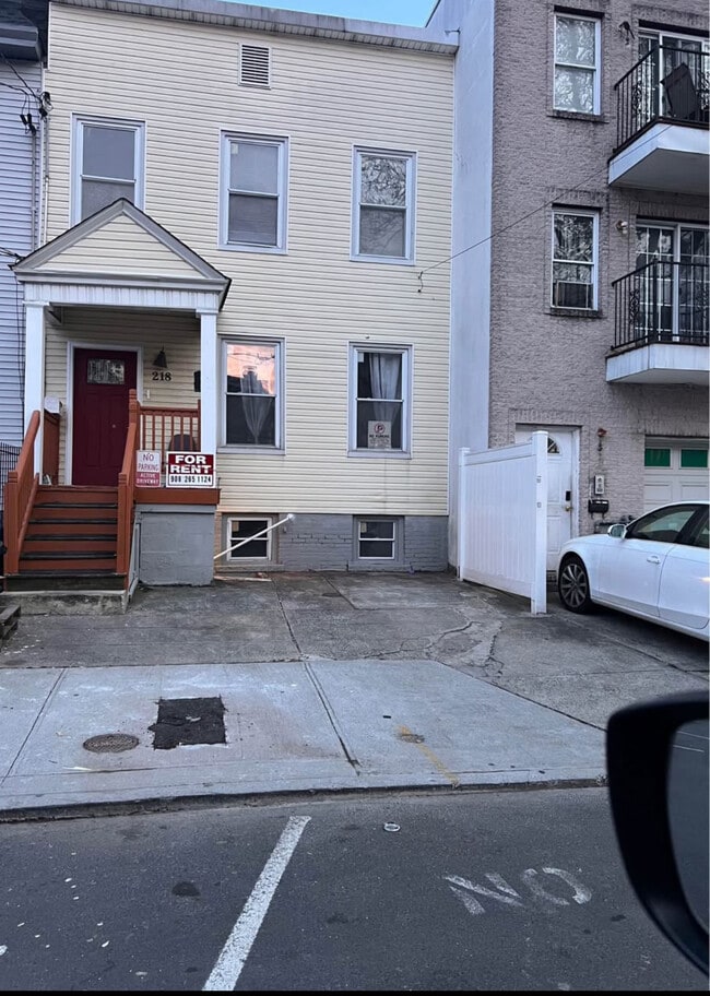 Building Photo - 218 Delaware Ave Unit 1