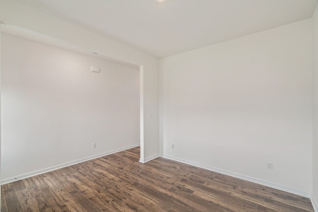 Photo - 116 Kaley Ln