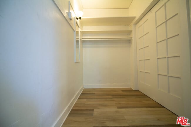 Photo - 1316 N Mariposa Ave Unit 208
