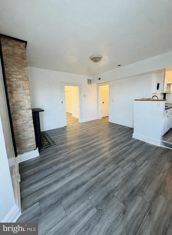 Building Photo - 2202 N Charles St Unit 3F