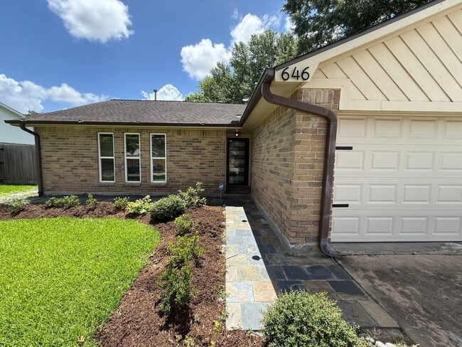 Photo - 646 Fair Oak Dr