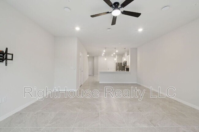 Photo - 3082 Emerald Acrs Ln