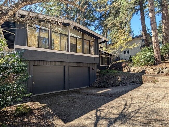 Building Photo - Fantastic 3-Bedroom, 2.5-Bath Home In East Eugene!