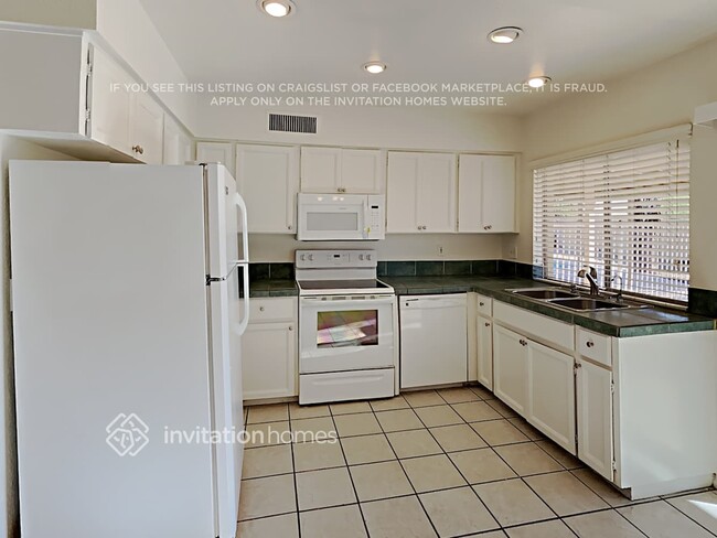 Photo - 4019 E St John Rd