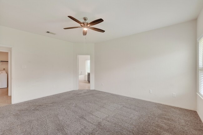 Photo - 138 Meadow Grove Dr