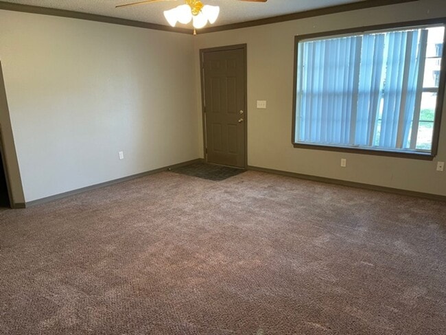 Photo - 1702-1704 N. Lewis Ave Unidad LEWIS 1704-1