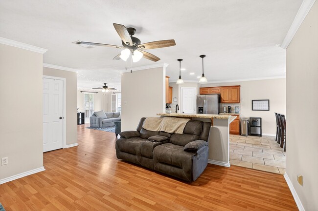 Photo - 1308 Roanoke Ct