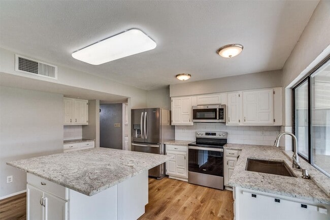 Spacious 3 Bedroom, 2 Bath Rental in Plano... - Spacious 3 Bedroom, 2 Bath Rental in Plano...