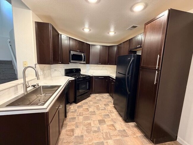 Photo - NW Reno Two Story - Beautiful Finishes with Mountain Views