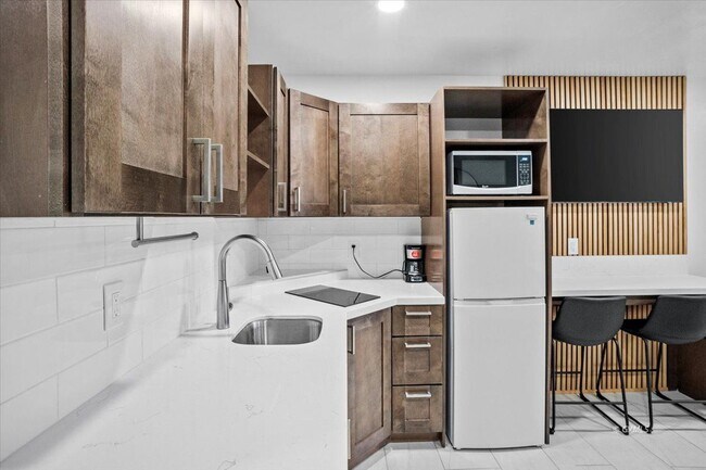 Photo - 1879 W Peppertree Dr