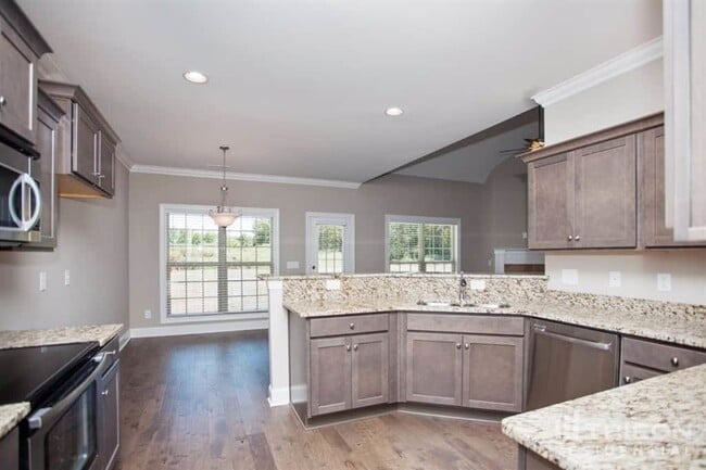 Photo - 1502 John Lee Ln