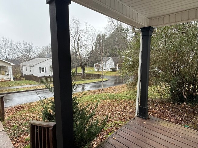 Photo - Very nice home located in the Tree Streets - Walking distance to ETSU!